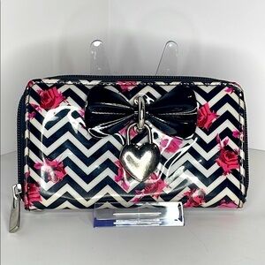 Claire's Black and Pink Chevron Wallet with Bow 5.5”X3.5”